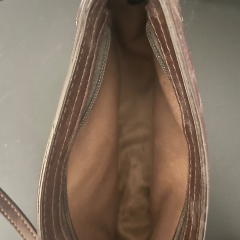 Handbag - Picture 2 of 3